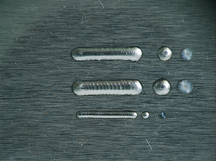 <a href='http://www.boluoshipin.com/product/3.htm' class='text_a'>模具激光焊機</a>修復(fù)鏡面模具效果